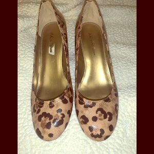 BOGO⭐️⭐️⭐️Anne Klein leopard print heels